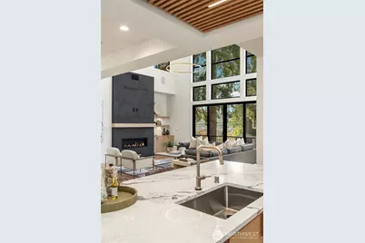 30 Enatai Drive, Bellevue, WA 98004 - Photo 10