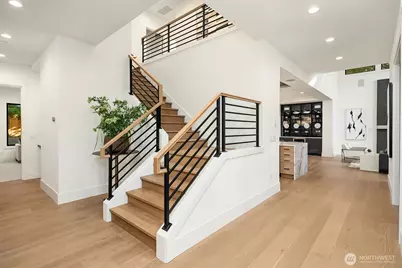 30 Enatai Drive, Bellevue, WA 98004 - Photo 18