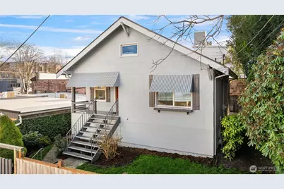 151 N 77th Street, Seattle, WA 98103 - Photo 2