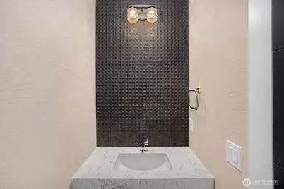 9206 NE 24th Street, Clyde Hill, WA 98004 - Photo 26