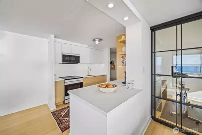 521 5th Avenue W #402, Seattle, WA 98119 - Photo 10