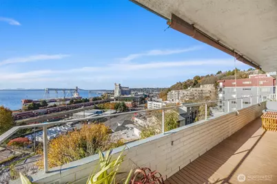 521 5th Avenue W #402, Seattle, WA 98119 - Photo 16