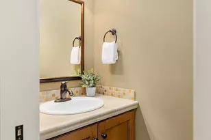 805 92nd Ave NE, Bellevue, WA 98004 - Photo 34