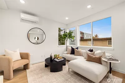 6538 D Latona Avenue NE, Seattle, WA 98115 - Photo 4