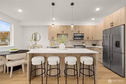 6538 D Latona Avenue NE, Seattle, WA 98115 - Photo 8