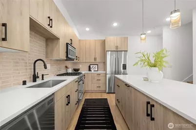 6538 D Latona Avenue NE, Seattle, WA 98115 - Photo 10