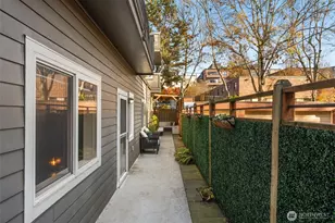 115 W Galer St, Seattle, WA 98119 - Photo 2