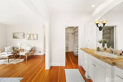 2446 Queen Anne Avenue N, Seattle, WA 98109 - Photo 20