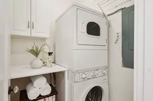 2446 Queen Anne Ave N, Seattle, WA 98109 - Photo 28