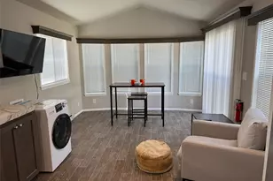 545 Hendricks St, Port Townsend, WA 98368 - Photo 2