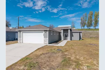 352 E Davis Street, Connell, WA 99326 - Photo 1