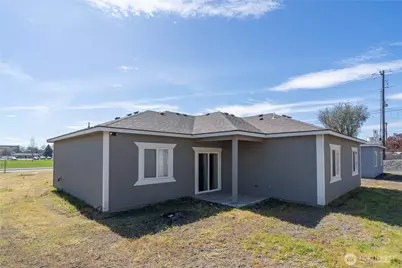 352 E Davis Street, Connell, WA 99326 - Photo 4