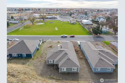 352 E Davis Street, Connell, WA 99326 - Photo 4