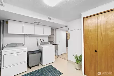 3439 24th Avenue W, Seattle, WA 98199 - Photo 26