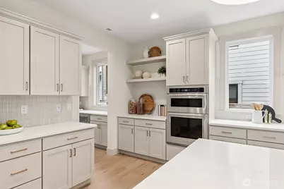 8427 200th Street SW, Edmonds, WA 98026 - Photo 4