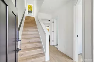 7552 39th Ave SW, Seattle, WA 98126 - Photo 2