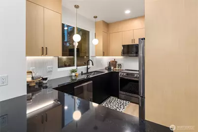 3417 48th Avenue SW, Seattle, WA 98116 - Photo 6