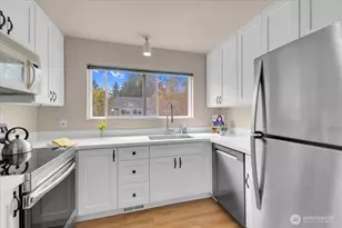 12024 101st Ave NE, Kirkland, WA 98034 - Photo 2