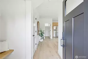 7554 39th Ave SW, Seattle, WA 98126 - Photo 2