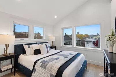 8003 25th Avenue NW, Seattle, WA 98117 - Photo 22