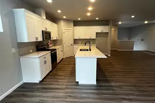 12044 126th Ave Ct E, Puyallup, WA 98374 - Photo 2