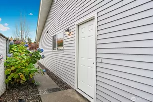 2205 M St NE, Auburn, WA 98002 - Photo 4