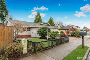 2205 M St NE, Auburn, WA 98002 - Photo 2