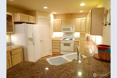 160 E Soderberg Road #H-23, Allyn, WA 98524 - Photo 4