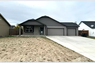 720 S Lakeland Drive, Moses Lake, WA 98837 - Photo 1