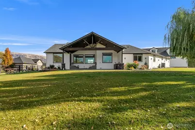 5060 Basin View Drive, Rock Island, WA 98850 - Photo 8
