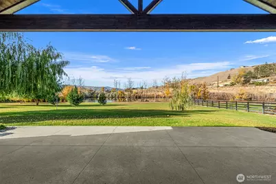 5060 Basin View Drive, Rock Island, WA 98850 - Photo 12