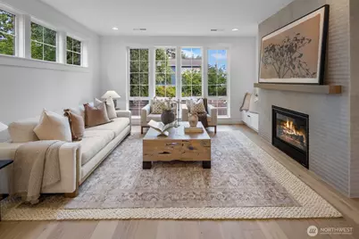 210 35th Avenue E, Seattle, WA 98112 - Photo 4