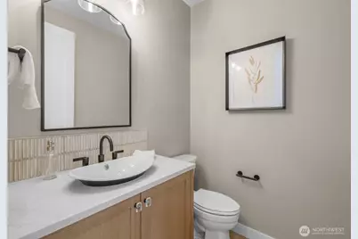 210 35th Avenue E, Seattle, WA 98112 - Photo 16