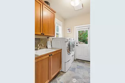 1607 Lyons Avenue NE, Renton, WA 98059 - Photo 16