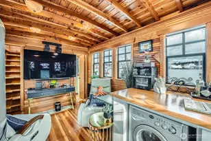 1080 W Ewing St, Seattle, WA 98119 - Photo 8