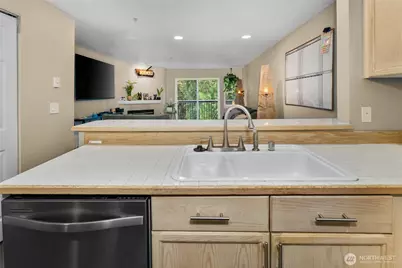 15615 Waynita Way #B-303, Bothell, WA 98011 - Photo 10