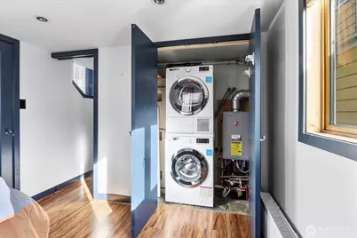 2040 Westlake Avenue N #26, Seattle, WA 98109 - Photo 32