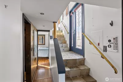 2040 Westlake Avenue N #26, Seattle, WA 98109 - Photo 22