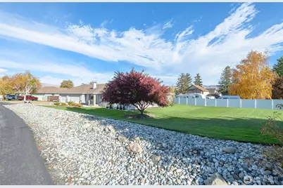 613 Meadow Drive, Wenatchee, WA 98801 - Photo 4