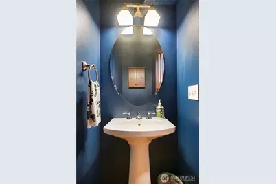 2400 W Boston Street, Seattle, WA 98199 - Photo 12