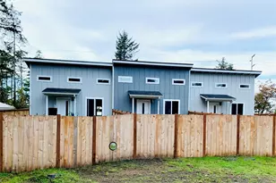 518 Dolphin Ave NE, Ocean Shores, WA 98569 - Photo 2