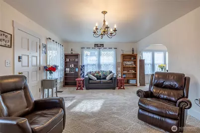 318 4th Street SW, Puyallup, WA 98371 - Photo 8