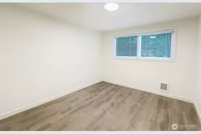 11211 NE 68th Street #3, Kirkland, WA 98033 - Photo 10