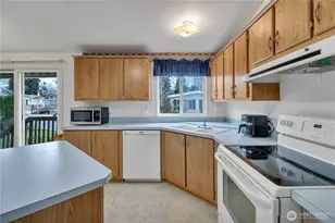 10702 63rd St E, Puyallup, WA 98372 - Photo 14