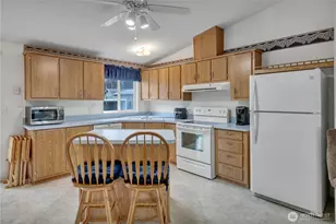 10702 63rd St E, Puyallup, WA 98372 - Photo 12