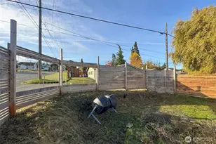 938 E 6th St, Port Angeles, WA 98362 - Photo 36