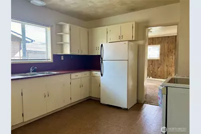 2428 Pacific Avenue, Hoquiam, WA 98550 - Photo 4