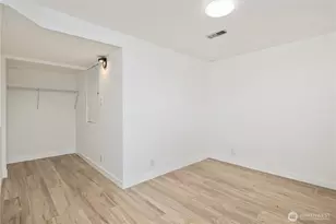 900 NE 105th St, Seattle, WA 98125 - Photo 20