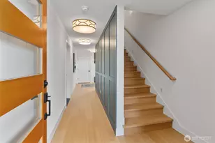 2571 26th Ave W, Seattle, WA 98199 - Photo 8