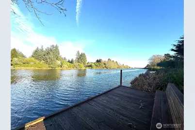 978 Point Brown Avenue SE #3, Ocean Shores, WA 98569 - Photo 2